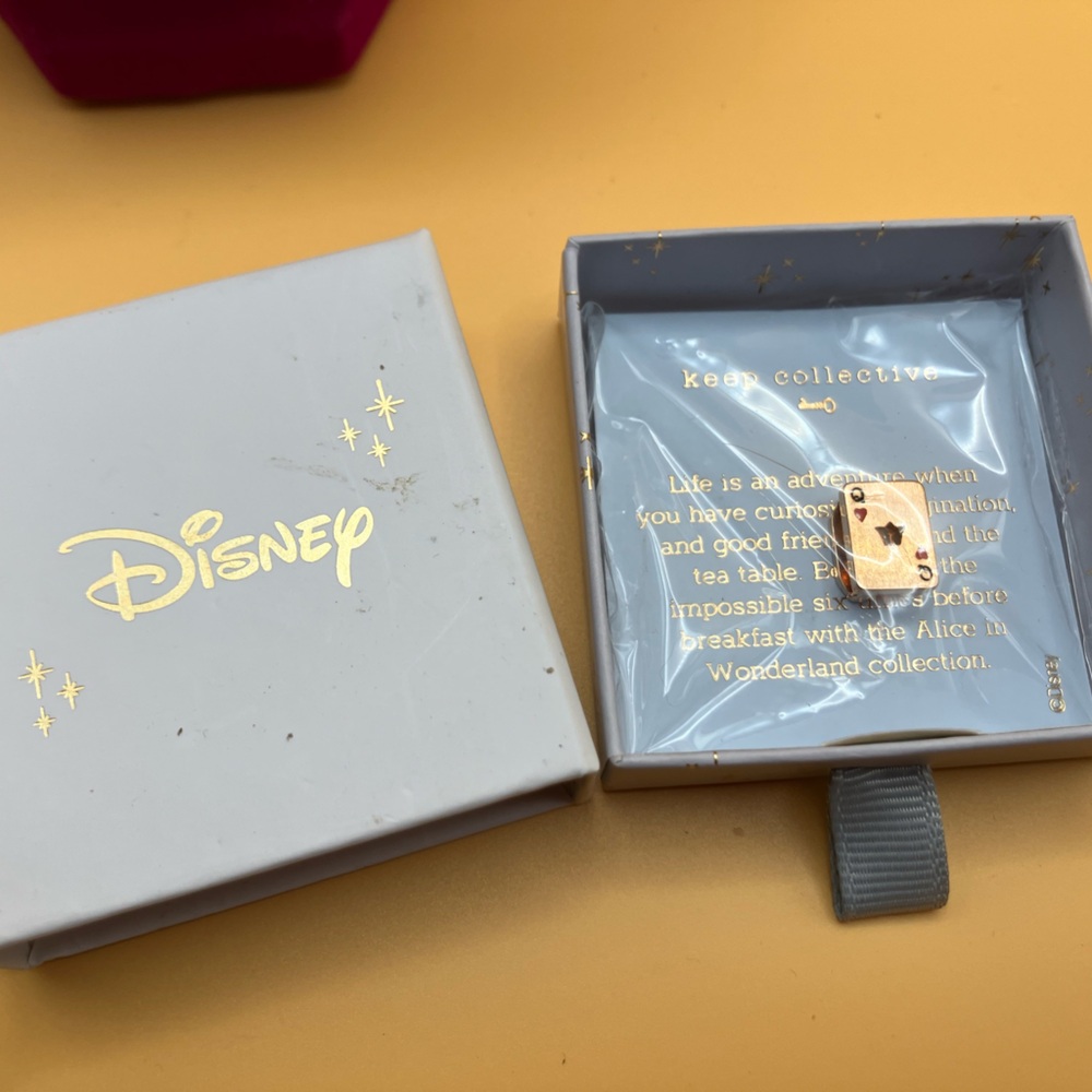 Disney Queen of Hearts Charm